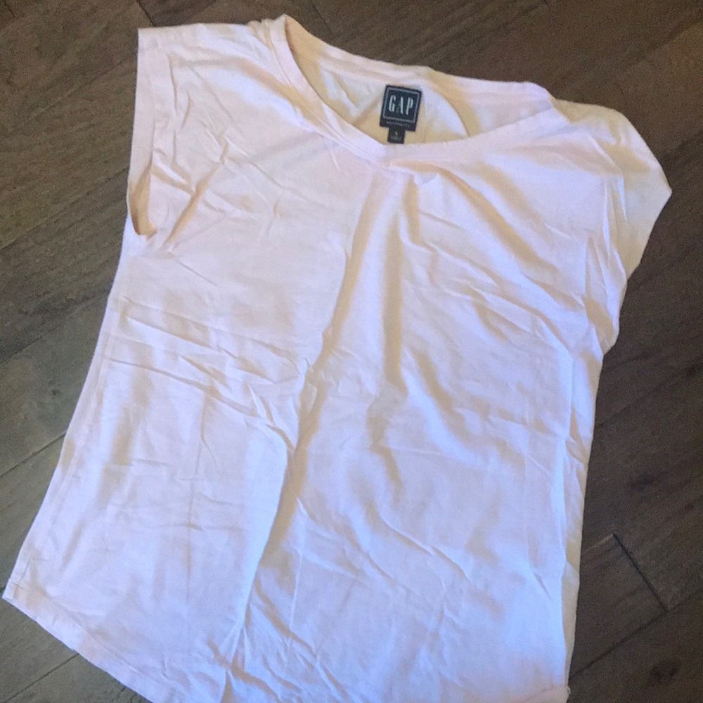 Gap Maternity small pink tshirt
